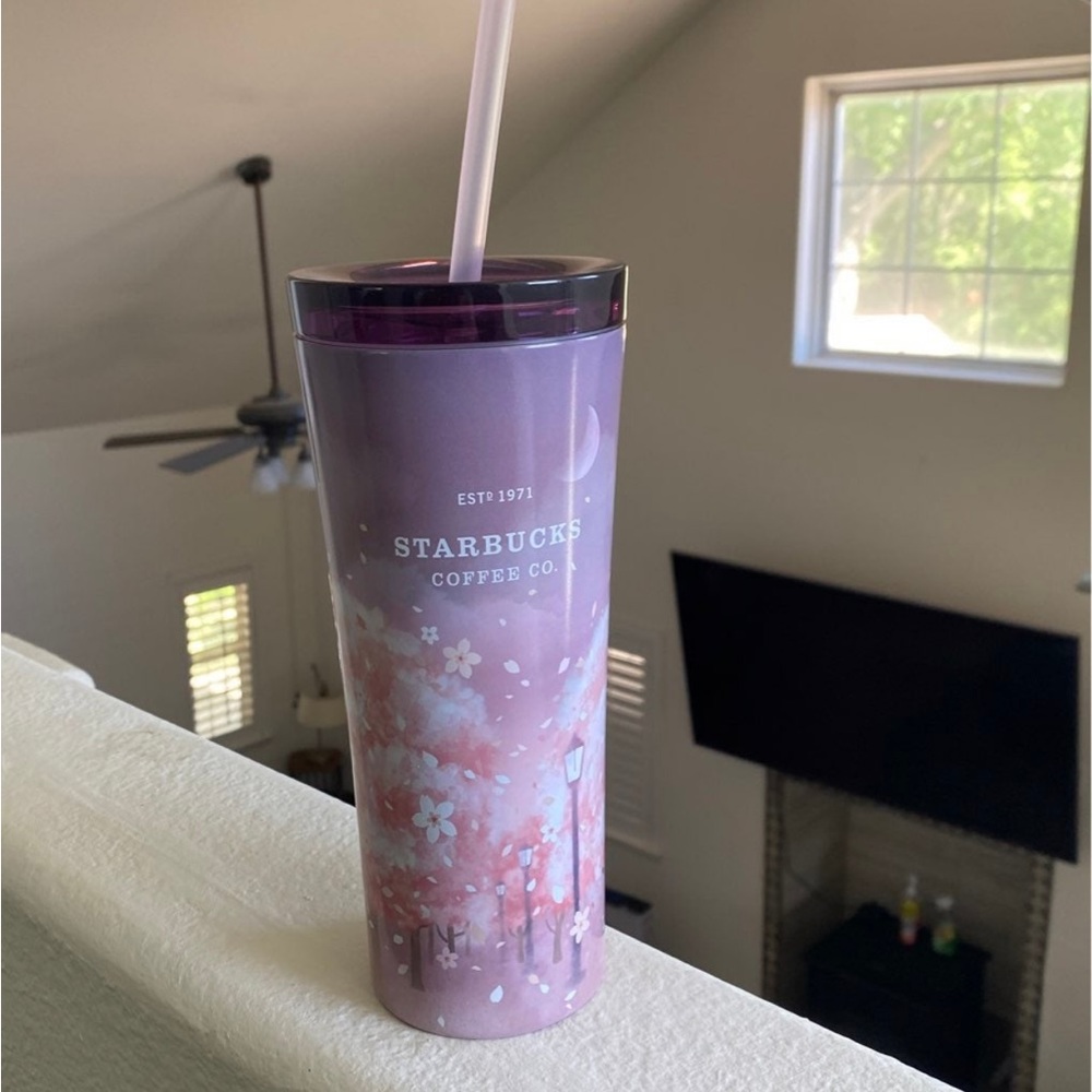 Starbucks cup - Picture 2 of 3